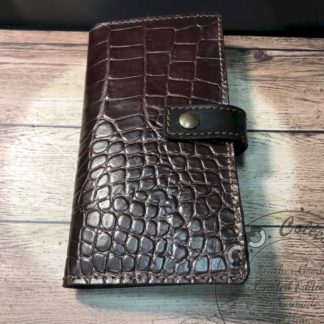 Cover per iPhone 7/8 plus di OM Collection by Andrea Masotti in cuoio stampato coccodrillo fatta a mano