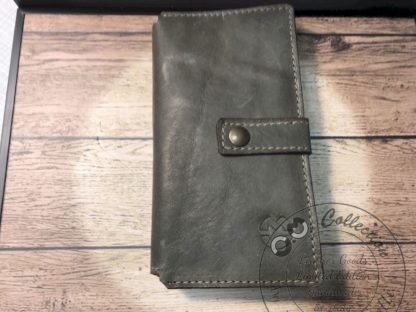 Cover per iPhone X/XS di OM Collection by Andrea Masotti in cuoio e pelle di struzzo fatta a mano