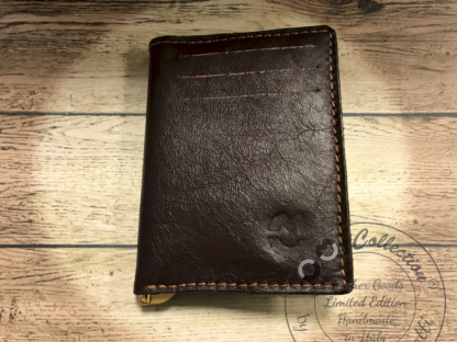 Porta carte di credito con fermasoldi Credit card holder with money clip in pelle di struzzo e cuoio fatto a mano di OM Collection by Andrea Masotti